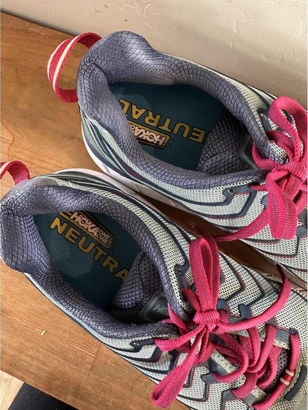 HOKA One One Clifton 4 Road Running Shoe Blue & Pink Women’s size 10D Wide - Picture 9 of 13